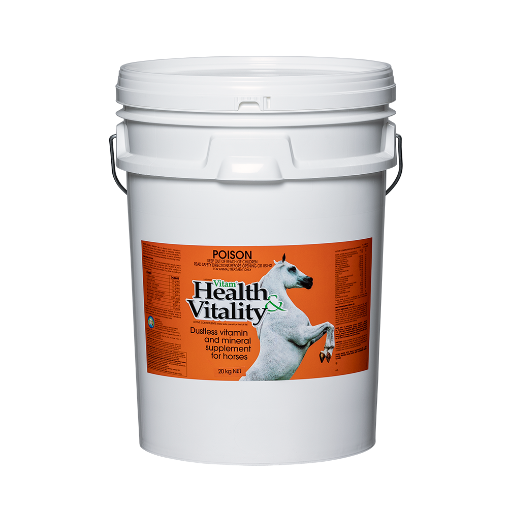 Vitam 20kg Horse Vitamin & Mineral Supplement in Container with White Horse